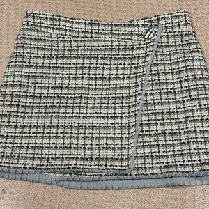 Chic Tweed Mini Skirt - Black and Cream